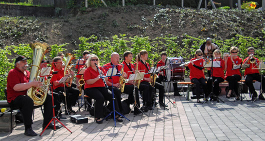 Mitwirkende bei der Matinee am Rathaus in Hillscheid, der Musikverein.