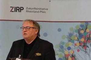 Staatssekretär Walter Schumacher im Keramikmuseum bei der Tagung der ZIRP